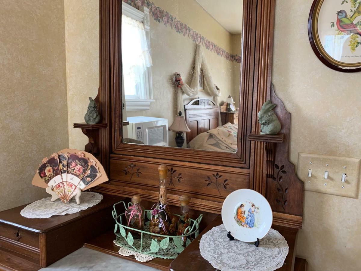 Bed and Breakfast Edgar Olin House (Adults Only) Pueblo Zimmer foto